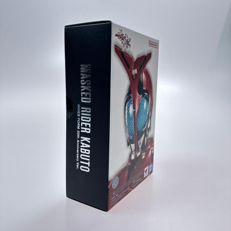 BANDAI S.H.Figuarts(真骨彫製法) 仮面ライダーカブト ライダーフォーム 20th Anniversary Ver. フィギュア
