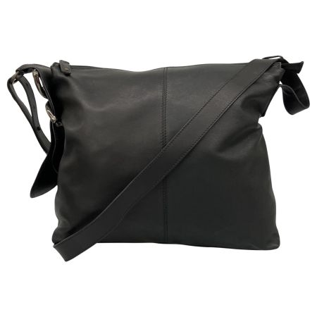  EMPORIO ARMANI エンポリオアルマーニ レザー ショルダーバッグ  ブラック