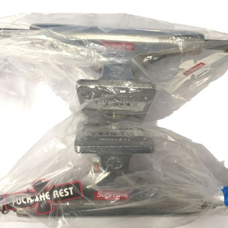  Supreme シュプリーム インデペンデント コラボ トラック139