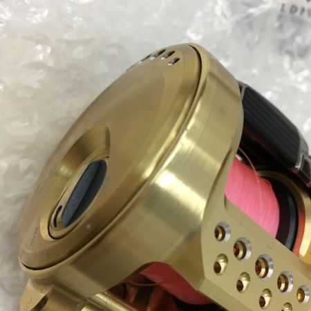  SHIMANO シマノ ベイトリール 21ｶﾙｶｯﾀｺﾝｸｴｽﾄ101 ゴールド