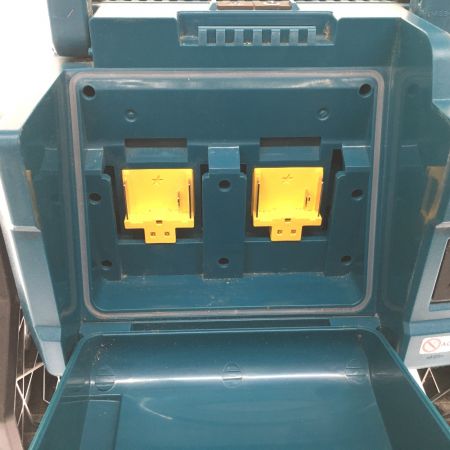  MAKITA マキタ 投光器 ML809 18v 本体のみ