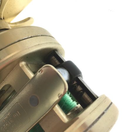  SHIMANO シマノ 両軸リール ｶﾙﾀｯﾀ200XT RH380 右ハンドル (ライン付属)