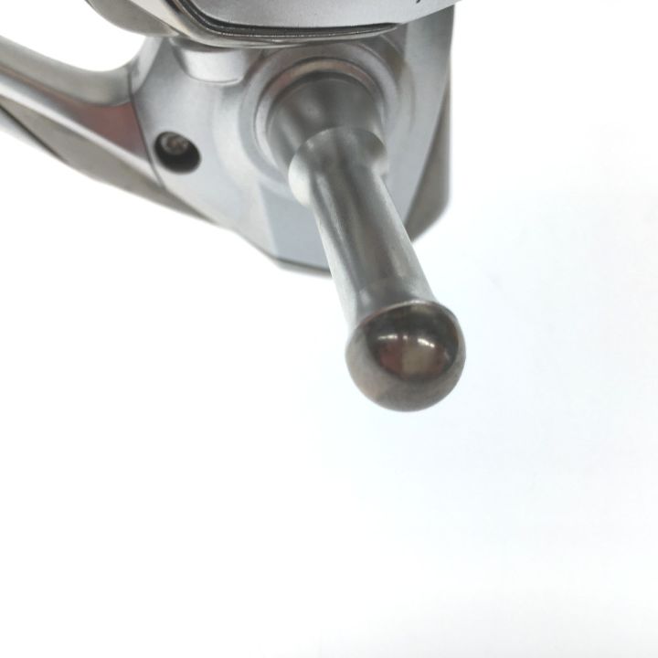 シマノ　19ストラディック　2500S ストラディック　リールスタンド付き シマノ 19ストラディック 2500S ゴメクサス ハンドルノブ リール