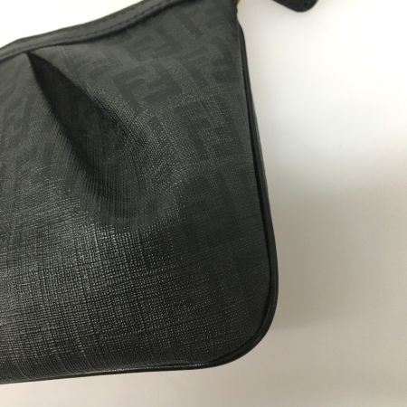  FENDI フェンディ ズッカ柄 PVC アクセサリーポーチ 8BR594-FBS ブラック