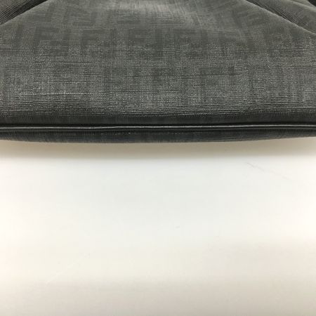  FENDI フェンディ ズッカ柄 PVC アクセサリーポーチ 8BR594-FBS ブラック