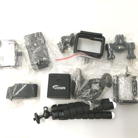   GoPro HERO7 アクションカメラ  バッテリーVESIRI製 ケース・オプションパーツ付