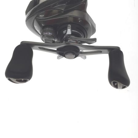  SHIMANO シマノ ベイトリール 20メタニウム 04116 右ハンドル 箱、ライン付属