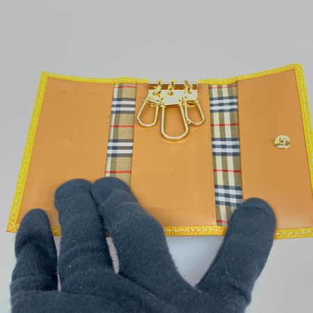  BURBERRY バーバリー  レザー３連キーケース　ノバチェック イエロー
