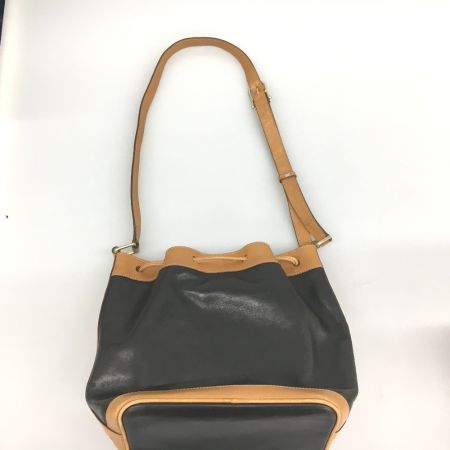  CELINE セリーヌ トリオンフ レザー巾着型 ショルダーバッグ　ヴィンテージ