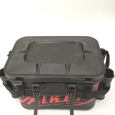  ヴァルケイン バッカン ウォーターブルーフバック ブラック x レッド