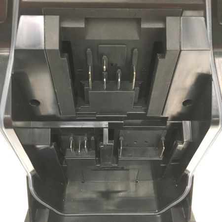  MAKITA マキタ 充電式ラジオ　 MR005G