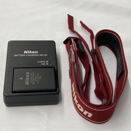  Nikon ニコン デジタル一眼レフカメラ ボディ+バッテリー+充電器 D3200