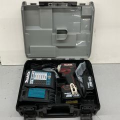  MAKITA マキタ インパクトドライバ 充電器・充電池2個・ケース付 コードレス式 14.4v  TD161D ブラウン Cランク