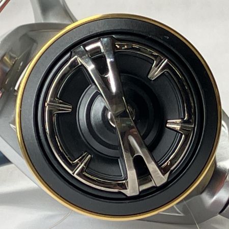  SHIMANO シマノ スピニングリール  18ストラディックSW 4000HG 本体のみ 03894