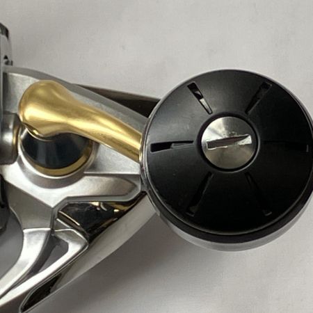  SHIMANO シマノ スピニングリール  18ストラディックSW 4000HG 本体のみ 03894