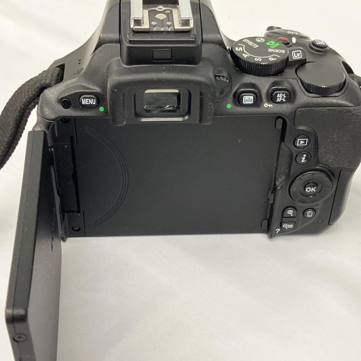 Nikon ニコン デジタル一眼レフカメラ ボディ+バッテリー2個+ Nikon ニコン デジタル一眼レフカメラ ボディ+バッテリー2個+