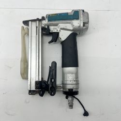 〇〇 MAKITA マキタ 常圧用エアタッカ 10mm AT1025A シルバー×ブルー 本体のみ Cランク