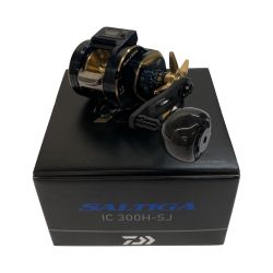 △△ DAIWA ダイワ ベイトリール 21 ソルティガ IC 300H-SJ GOMEXUS ハンドルノブ付   00631506 Aランク