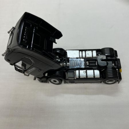   MODERNART ミニカー 1/64SCALE YOKOHAMA トラック