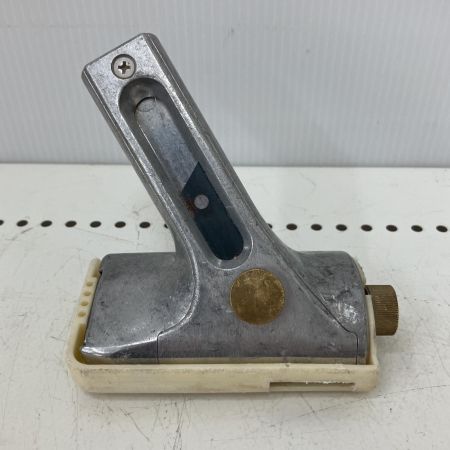   床材　コーナーカッター