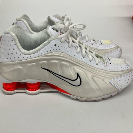  NIKE ナイキ スニーカー Wmns Shox R4 AR3565-103 ホワイト