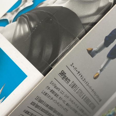   S.H.Figuarts ドラゴンボール超 スーパーサイヤ人ゴッドスーパーサイヤ人ベジット