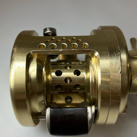  SHIMANO シマノ ベイトリール  カルカッタコンクエスト100 RH 442