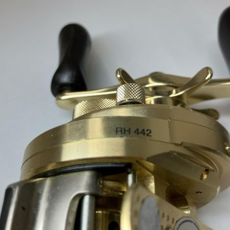  SHIMANO シマノ ベイトリール  カルカッタコンクエスト100 RH 442