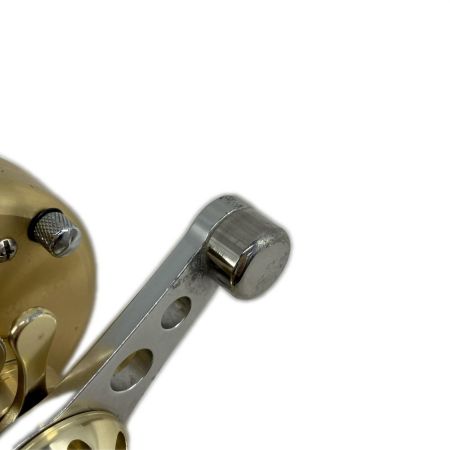 SHIMANO シマノ  ベイトリール カルカッタ100XT 31920