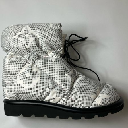  LOUIS VUITTON ルイヴィトン ブーツ　ピローライン　アンクルブーツ グレー