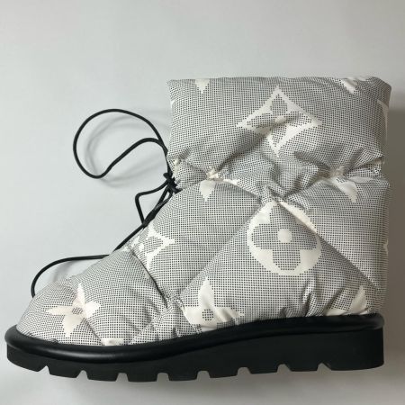  LOUIS VUITTON ルイヴィトン ブーツ　ピローライン　アンクルブーツ グレー