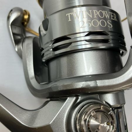 SHIMANO シマノ スピニングリール  11ツインパワー 2500S 程度B 02694