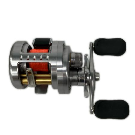  SHIMANO シマノ ベイトリール 11カルカッタコンクエスト 51DC 02702