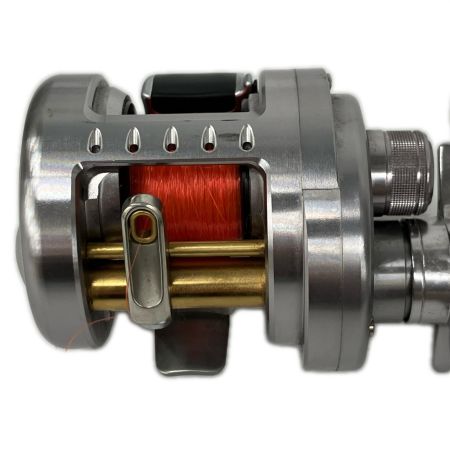  SHIMANO シマノ ベイトリール 11カルカッタコンクエスト 51DC 02702