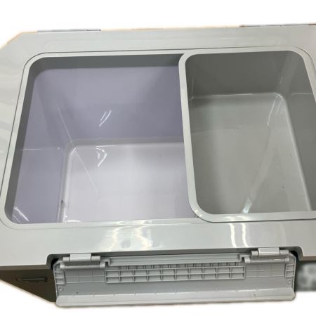  MAKITA マキタ 充電式保冷温庫　18V/40V 50L 本体のみ CW002G