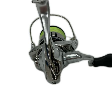  SHIMANO シマノ スピニングリール　19ストラディック 2500SHG キズ有  04017