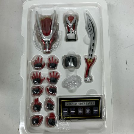 フィギュア S.H.Figuarts(真骨彫製法) 仮面ライダー龍騎 再販