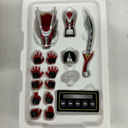 フィギュア S.H.Figuarts(真骨彫製法) 仮面ライダー龍騎 再販