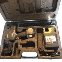 ◇◇  電動油圧式圧着工具　充電器・充電池・ケース・コマ付 REC-15A Cランク