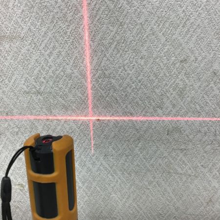  Panasonic パナソニック レーザー墨出し器　ケース付き　※縦ライン少し薄いです　レーザーマーカー　墨出し名人 BTL1100Y