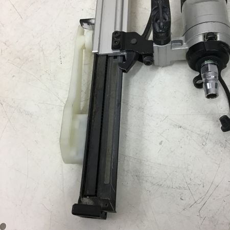  MAKITA マキタ エアタッカ　常圧　４㎜タイプ　ケース付 AT425A