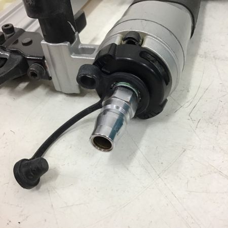  MAKITA マキタ エアタッカ　常圧　４㎜タイプ　ケース付 AT425A