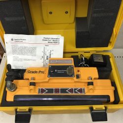 ◇◇ Spectra-Physics スペクトラフィジックス レーザープレーン　ケース・アダプタ付 RD2E Dランク