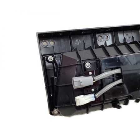  小糸製作所 トラック用 オールLEDリアコンビネーションランプ 3連タイプ（左右セット) LEDRCL-24R/LEDRCL-24L