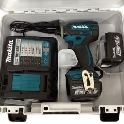◇◇ MAKITA マキタ インパクトドライバ　充電器・充電池2個・ケース・取説付 TD138D グリーン Aランク
