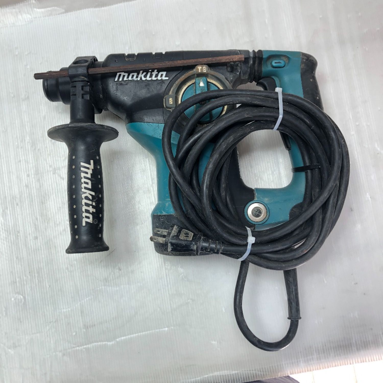 中古】 MAKITA マキタ ハンマドリル ケース付 100v HR2811F グリーン C