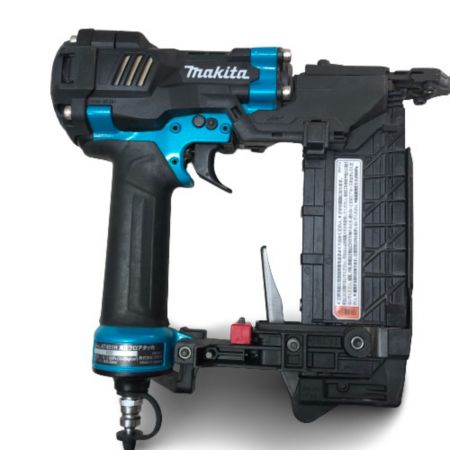  MAKITA マキタ エアタッカー　エアツール　  ケース付 5331 キズ・ヨゴレ有 AT451H ブルー