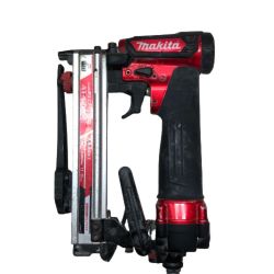 ◇◇ MAKITA マキタ エアタッカ　エアツール　本体のみ AT425HE レッド Cランク