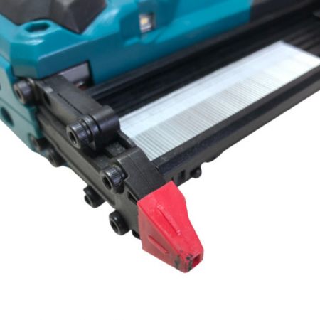  MAKITA マキタ 充電式面木釘打 ケース付 18v FN350D グリーン