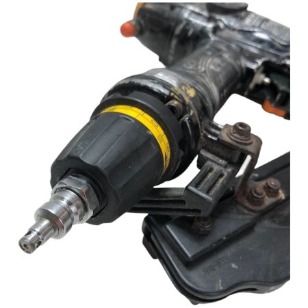  HITACHI 日立 50ｍｍ 高圧フロア用釘打機 ケース付 NT50HMF ゴールド